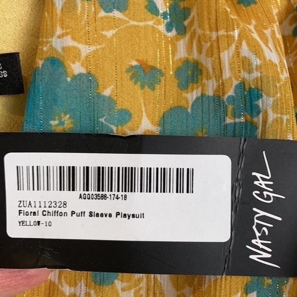 Nasty Gal NWT Romper Floral Chiffon V Neck Puff Sleeve Playsuit Sz 6 Feminine - Picture 9 of 16